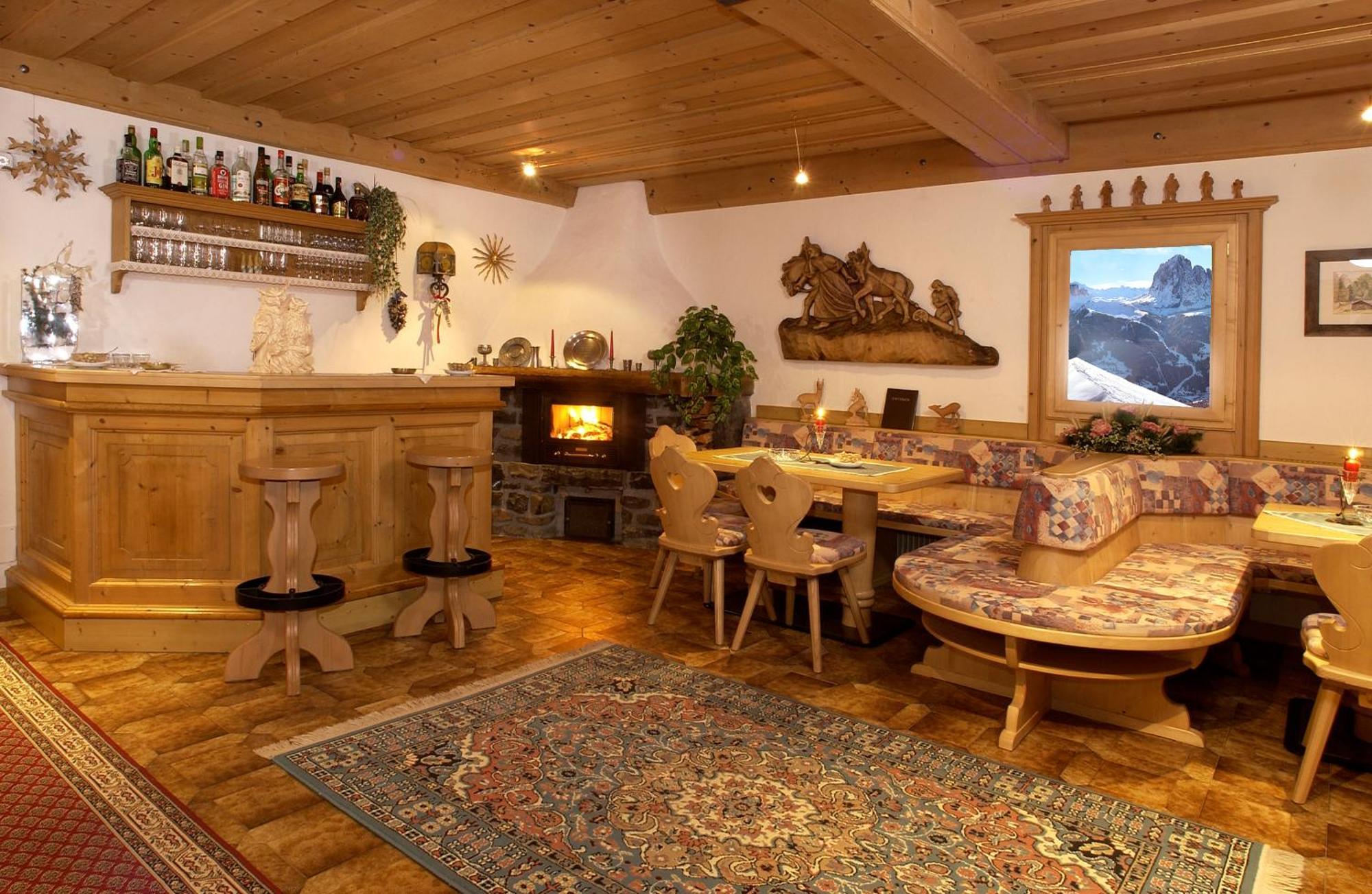 Garni La Tambra Hotel Sëlva Buitenkant foto