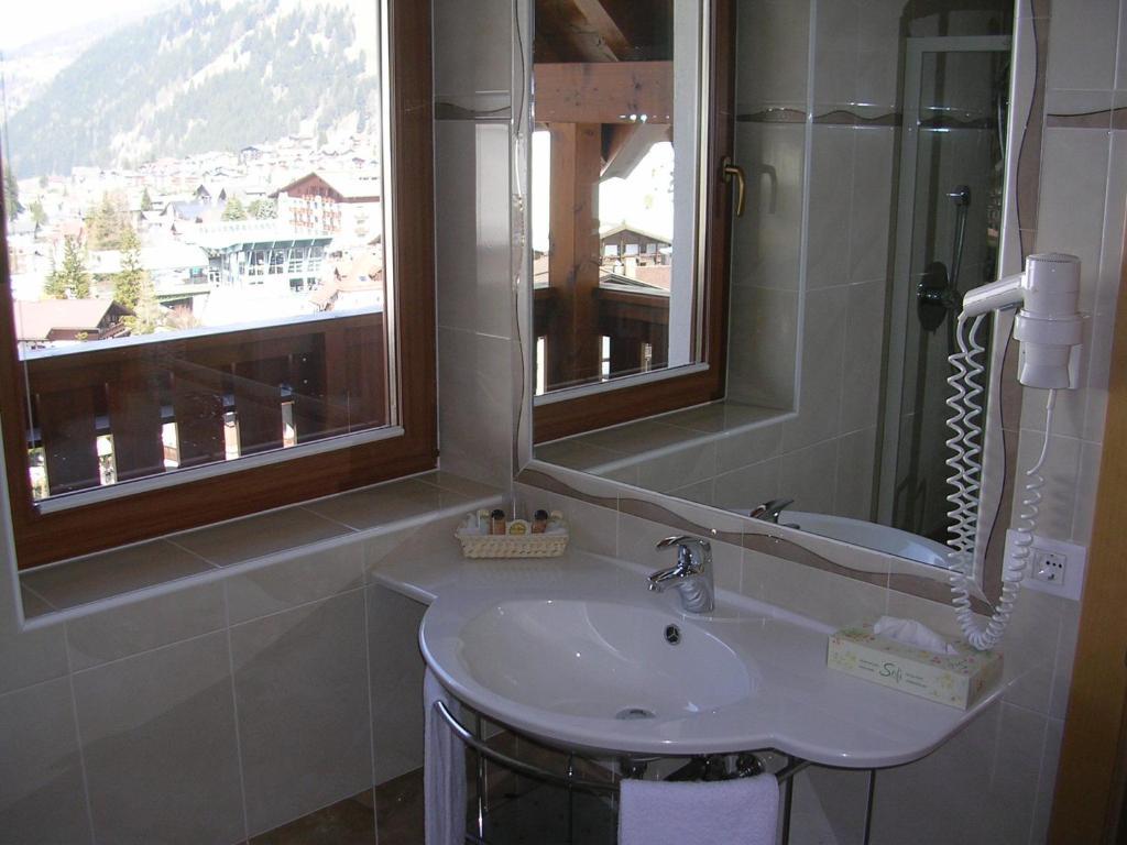 Garni La Tambra Hotel Sëlva Kamer foto